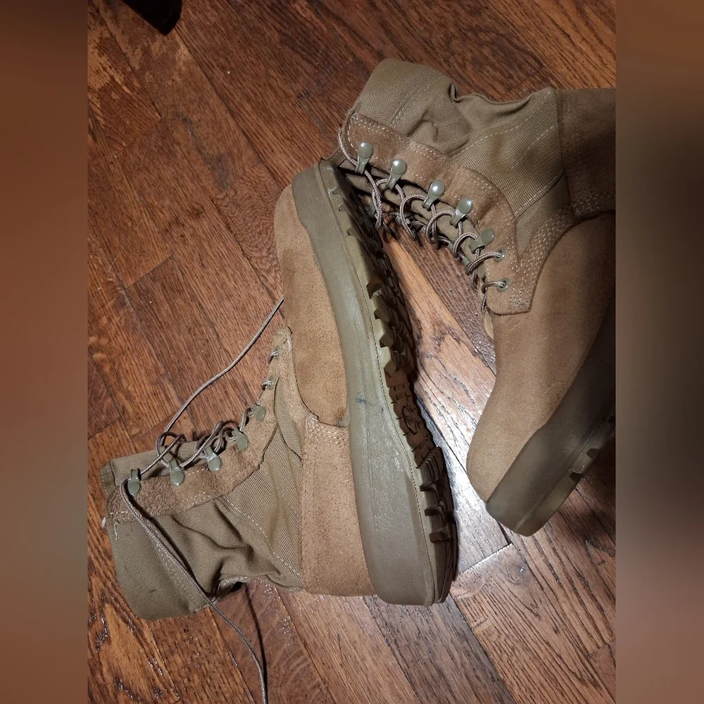 Belleville Tan/ brown Combat boots Size 9.5R - Pre-owned AHWC